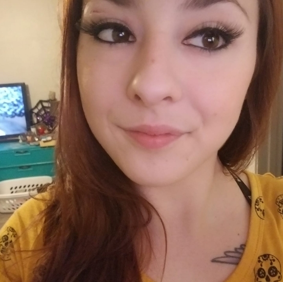 Meet your Posher, Kylie - Picture 1 of 1